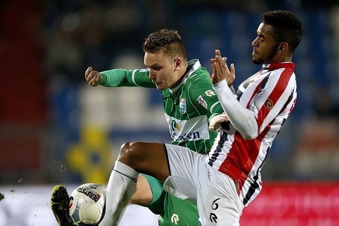 脱颖而出的 脱颖而出的