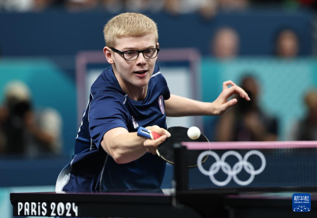 超级巨星本 超级巨星本